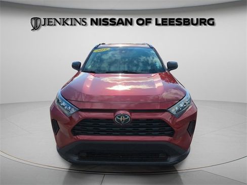 Used 2019 Toyota RAV4 LE image 2
