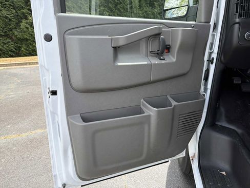 New 2025 GMC Savana 2500 w/ Driver Convenience Package RWD image 8