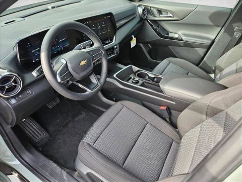 New 2026 Chevrolet Equinox LT image 3