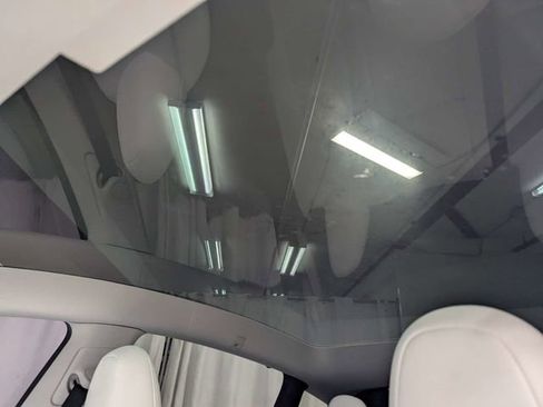 Used 2023 Tesla Model Y Performance AWD/4WD image 14