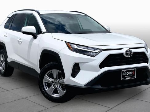 Used 2025 Toyota RAV4 XLE FWD image 3