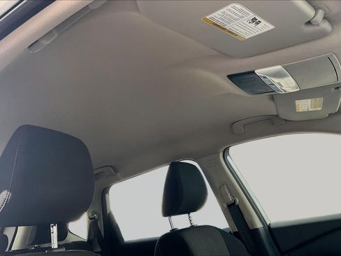 Used 2025 Nissan Rogue SV FWD image 27