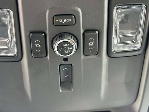 Used 2025 Chevrolet Suburban Premier image 34