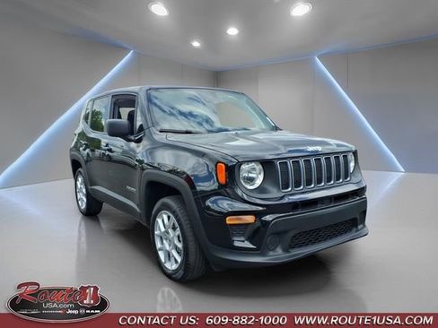 Used 2023 Jeep Renegade Latitude AWD/4WD image 1