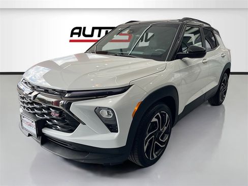 Used 2024 Chevrolet TrailBlazer RS w/ Convenience Package image 3