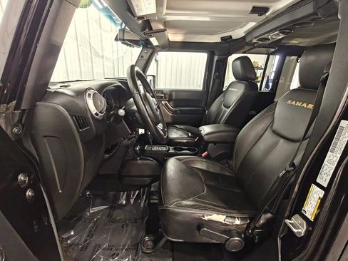 Used 2015 Jeep Wrangler Unlimited Sahara AWD/4WD image 25