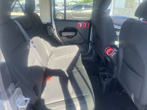 Used 2018 Jeep Wrangler Unlimited Sport S image 35