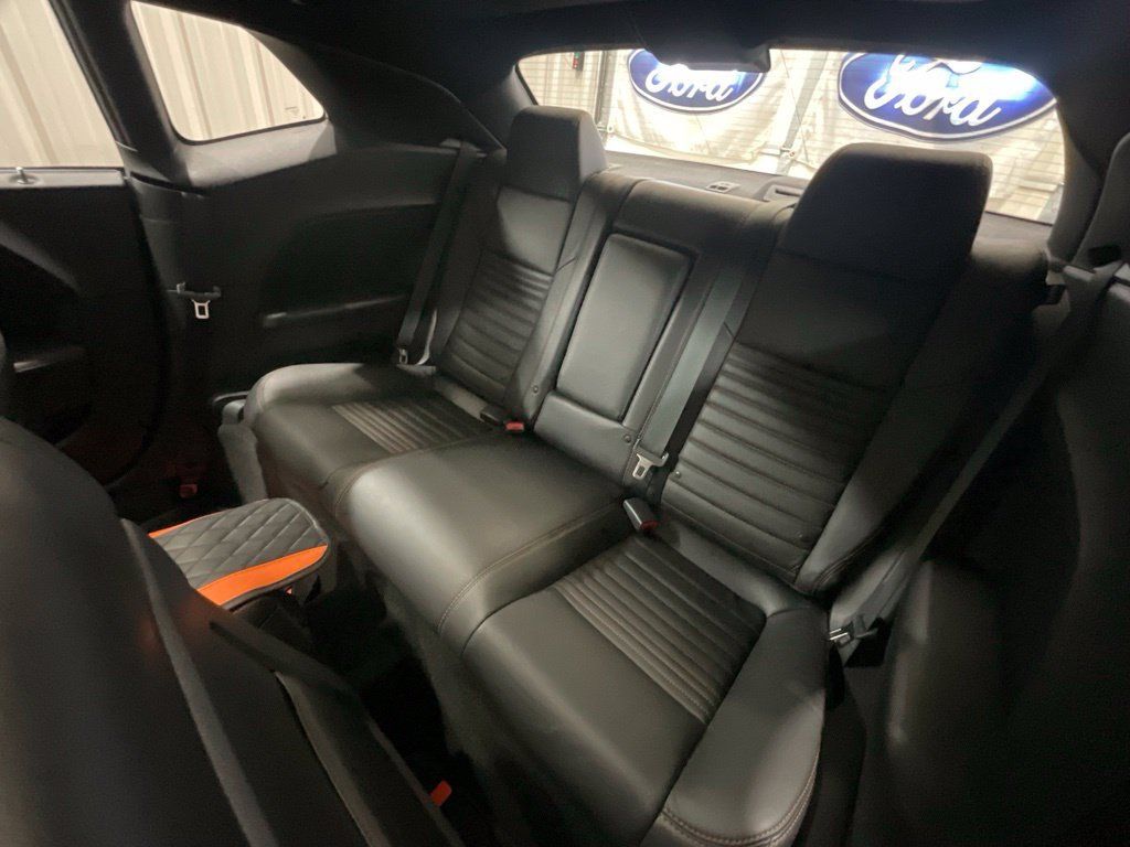 Used 2014 Dodge Challenger R/T RWD image 14