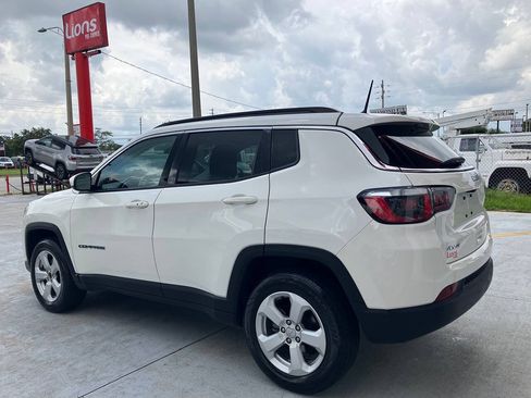Used 2018 Jeep Compass Latitude w/ Popular Equipment Group AWD/4WD image 6