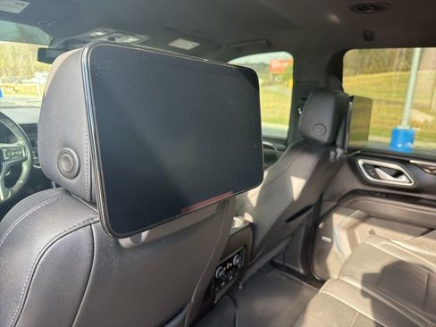 Used 2021 Chevrolet Suburban LT w/ Rear Media and Nav Package image 30