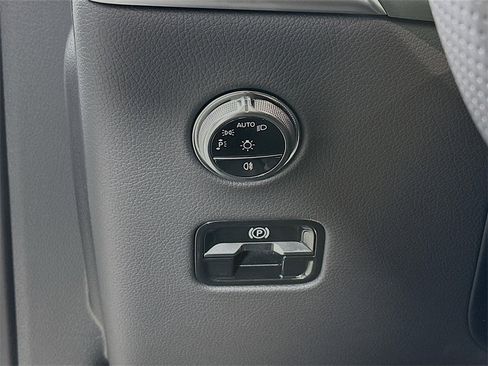 New 2026 Mercedes-Benz GLC 43 AMG 4MATIC image 10