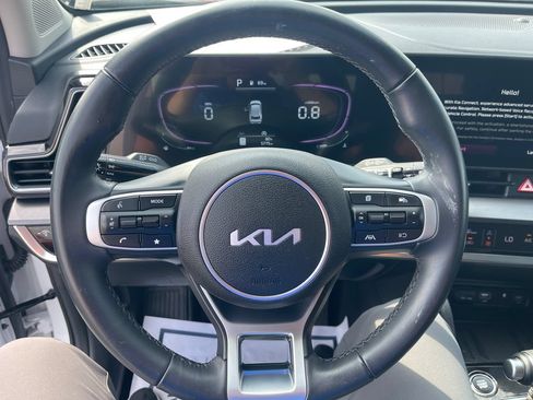 Used 2024 Kia Sportage EX AWD/4WD image 17