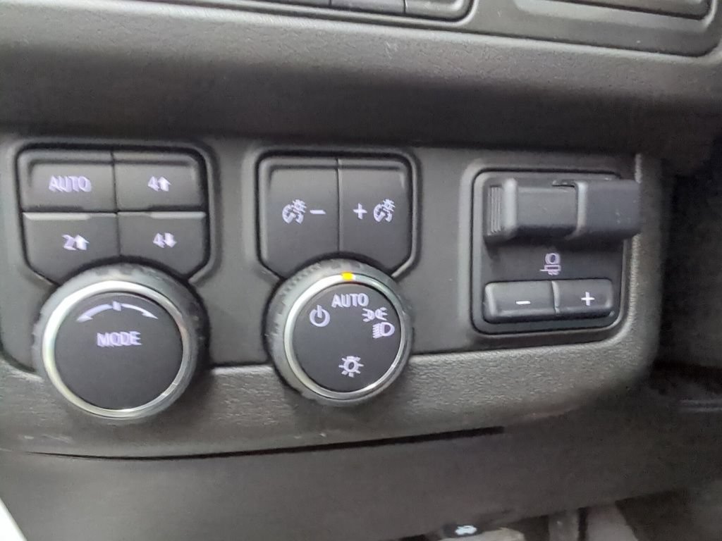 Used 2023 Chevrolet Tahoe RST w/ Luxury Package AWD/4WD image 12
