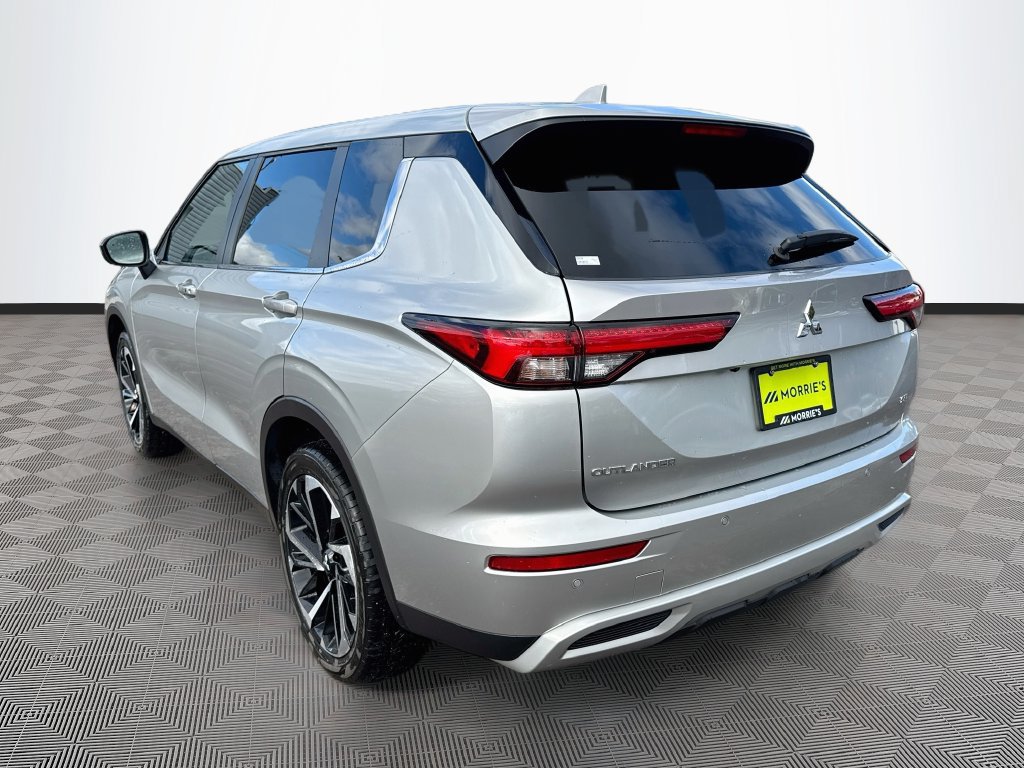 Used 2023 Mitsubishi Outlander SE AWD/4WD image 34