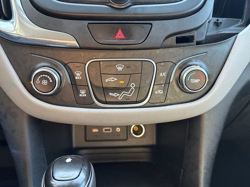 Used 2020 Chevrolet Equinox LS w/ LPO, Cargo Package image 17