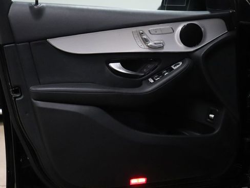 Used 2020 Mercedes-Benz GLC 300 image 9
