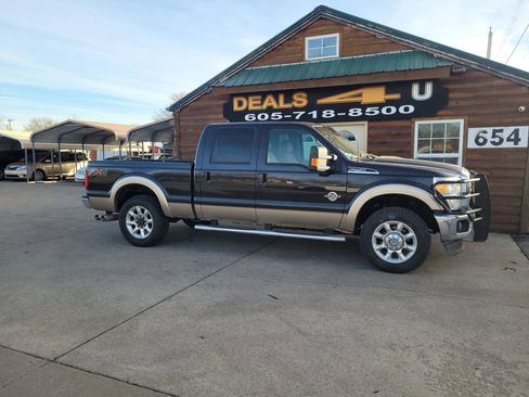 Used 2013 Ford F250 Lariat w/ Lariat Interior Pkg image 2
