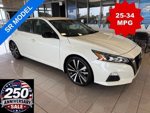 Used 2022 Nissan Altima 2.0 SR FWD image 1
