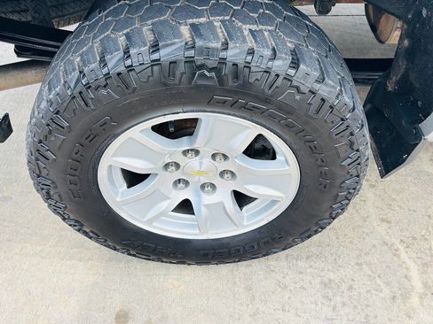 Used 2018 Chevrolet Silverado 1500 LT image 18