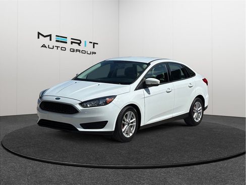 Used 2015 Ford Focus SE FWD image 4