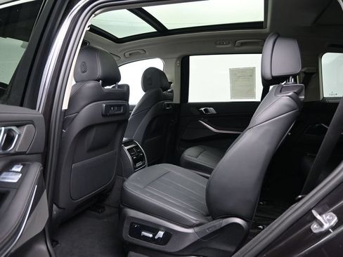 Used 2022 BMW X7 xDrive40i w/ Premium Package AWD/4WD image 23