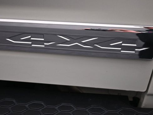 Used 2017 RAM 2500 Limited image 14