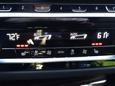 Used 2023 BMW 530e xDrive w/ Premium Package image 45