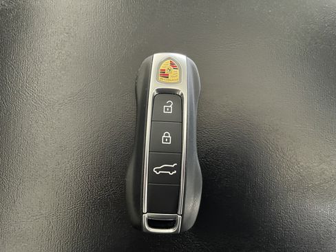 New 2025 Porsche Cayenne Coupe AWD/4WD image 25