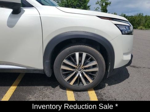 Certified 2024 Nissan Pathfinder Platinum w/ Cargo Package AWD/4WD image 10