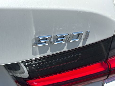 Used 2025 BMW 330i Sedan w/ Premium Package RWD image 9