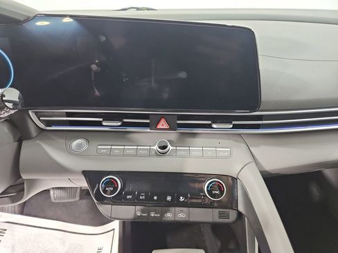 Certified 2024 Hyundai Elantra SEL image 20