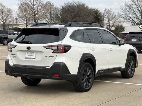 Used 2025 Subaru Outback Onyx Edition image 4