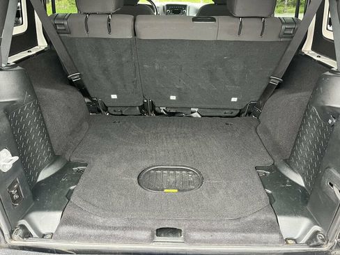 Used 2018 Jeep Wrangler Unlimited Sport S AWD/4WD image 34