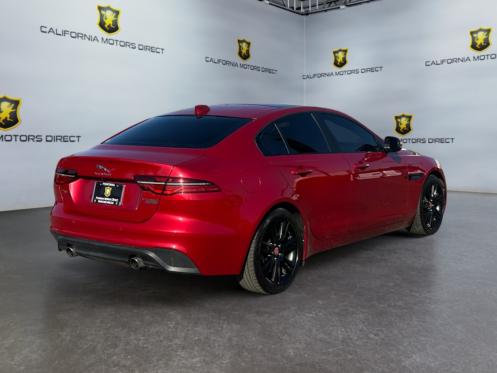 Used 2020 Jaguar XE S RWD image 5