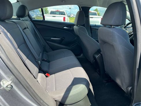Used 2019 Chevrolet Cruze LT FWD image 24