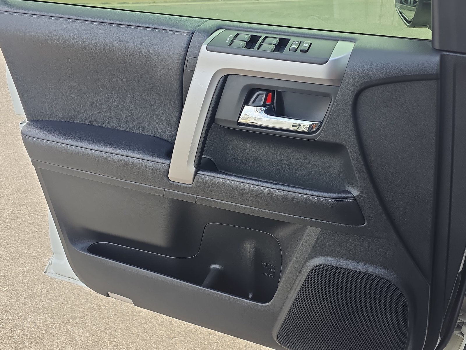 Used 2023 Toyota 4Runner SR5 Premium w/ Moonroof Package RWD image 24