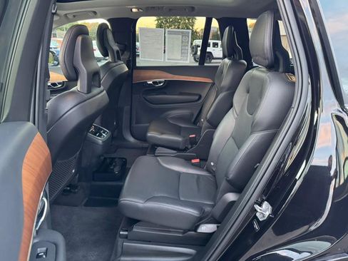 Used 2021 Volvo XC90 T6 Momentum w/ Climate Package image 19