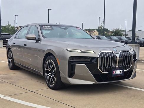 Used 2024 BMW 740i RWD image 3