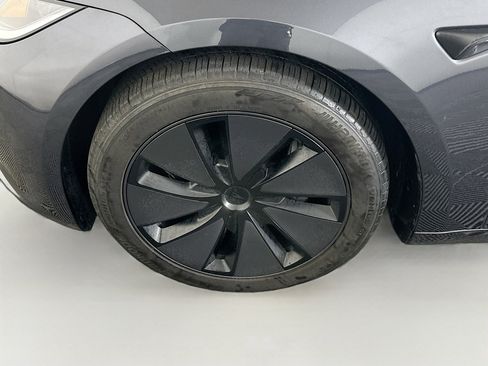 Used 2024 Tesla Model 3 image 11