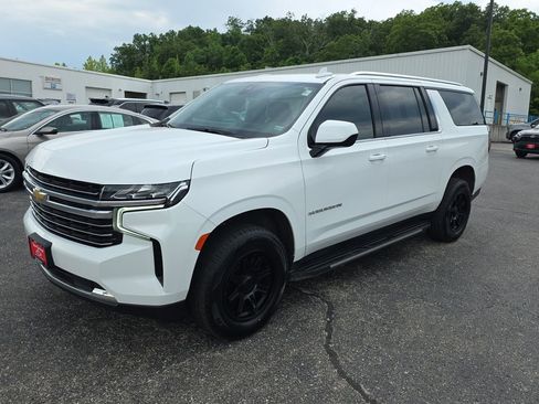 Used 2021 Chevrolet Suburban LT AWD/4WD image 4