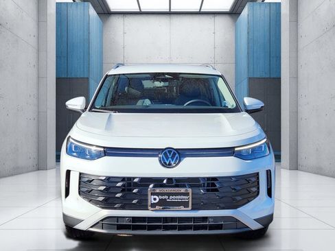 New 2026 Volkswagen Tiguan SE image 21