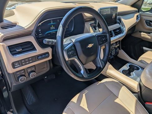 Used 2023 Chevrolet Suburban Premier AWD/4WD image 13