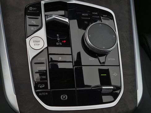 New 2026 BMW X5 xDrive50e image 14