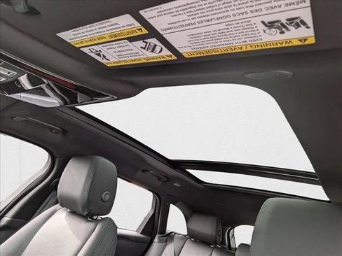 New 2026 Land Rover Range Rover Velar Dynamic SE image 16