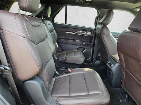 Used 2025 Ford Explorer Platinum w/ LUX Leather Package AWD/4WD image 21