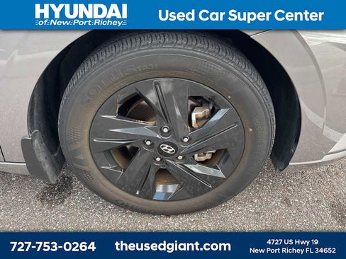 Used 2023 Hyundai Elantra SEL image 5