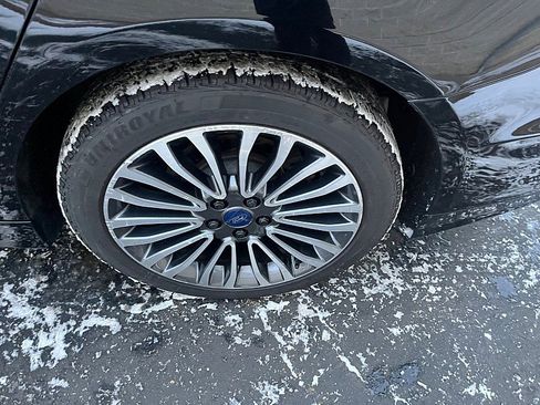 Used 2017 Ford Fusion SE image 10