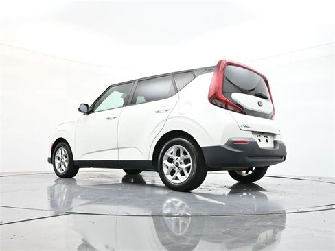 Used 2020 Kia Soul S image 28