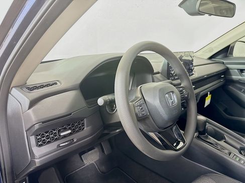 Used 2025 Honda Accord SE image 9