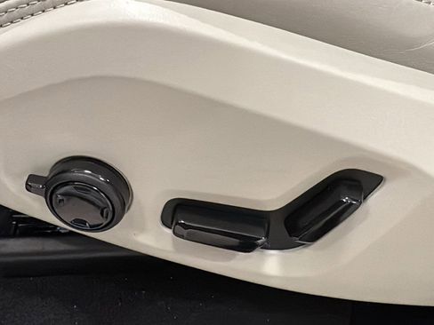 New 2026 Volvo XC90 T8 Ultra w/ Protection Package Premier image 24